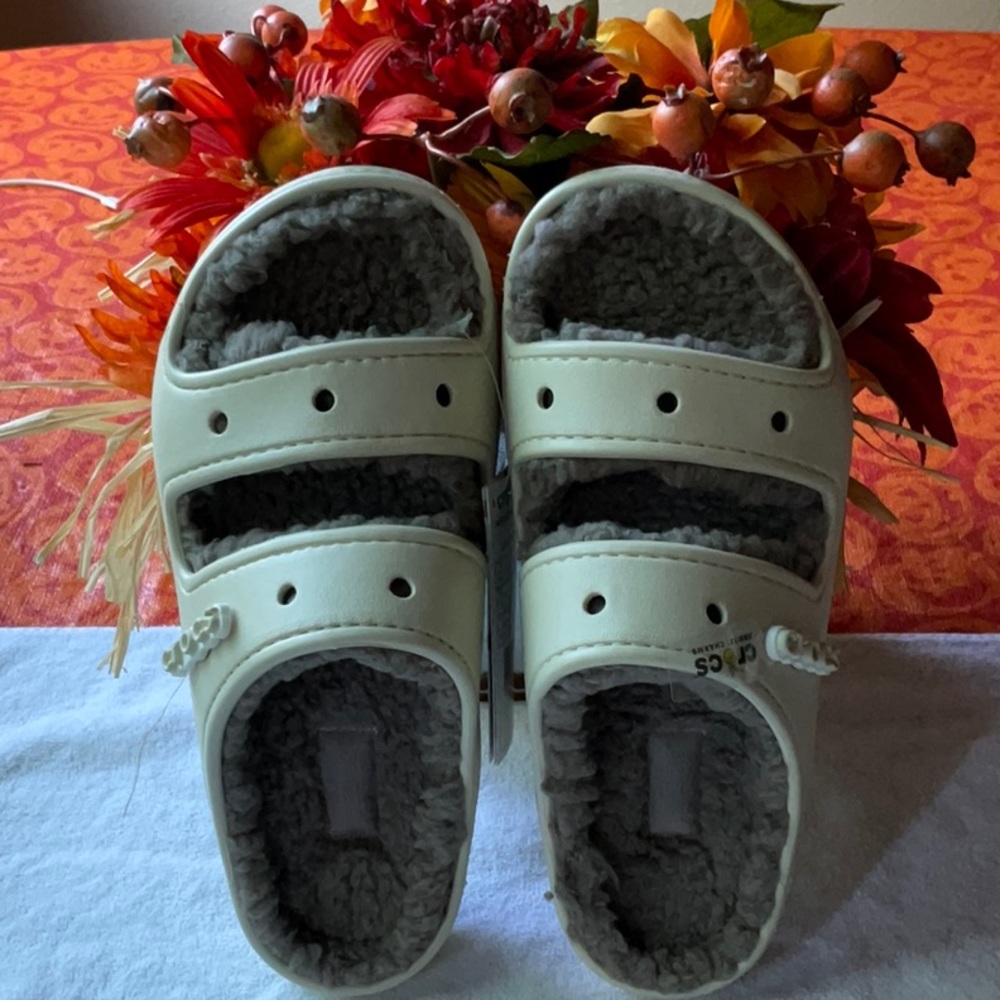 🐊 CROCS CLASSIC COZZZY  SANDALS 🐊 NWT 🐊 - Picture 13 of 16